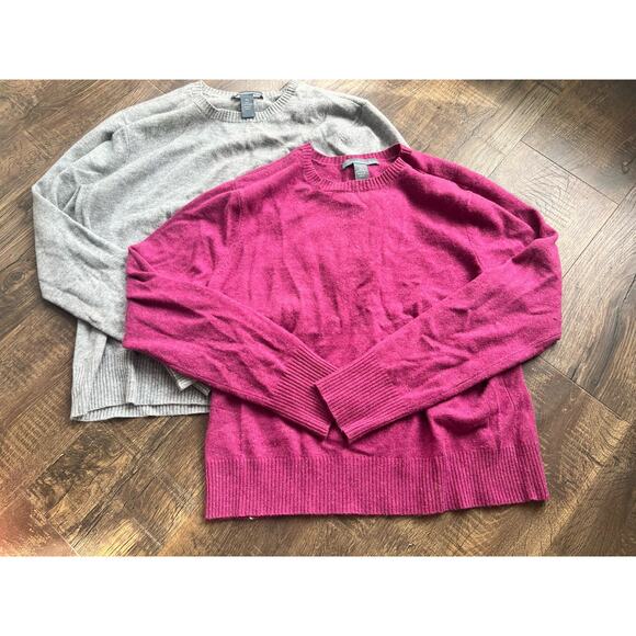 Hillliard & Hansen Cashmere Sweaters (2) - Picture 1 of 5